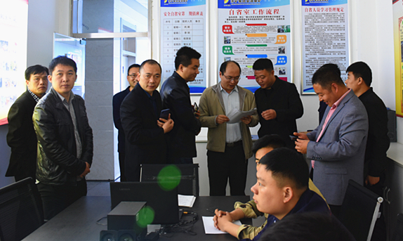 贾海滨一行到best365足球官网学习交流