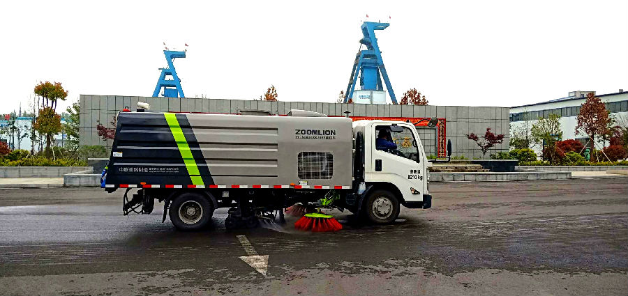 best365足球官网的新型环卫车