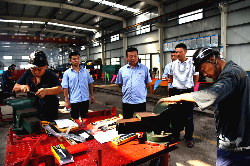 矿长林卫国亲临比赛现场观看指导